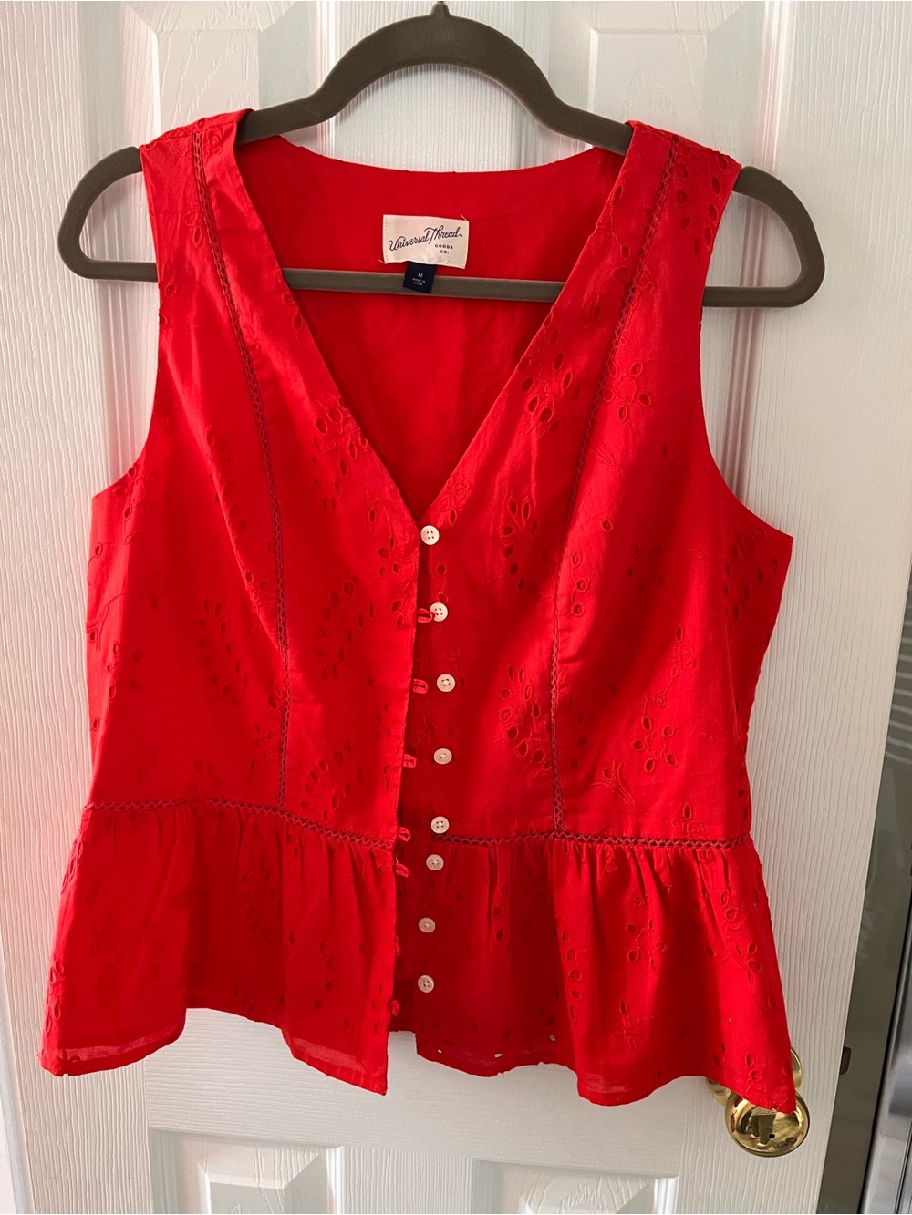 Sz M Universal thread bright orange Eyelet Button-Front Peplum Top